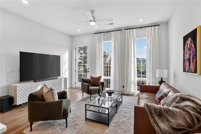 Building Photo - 1291 Longreen Ter NW