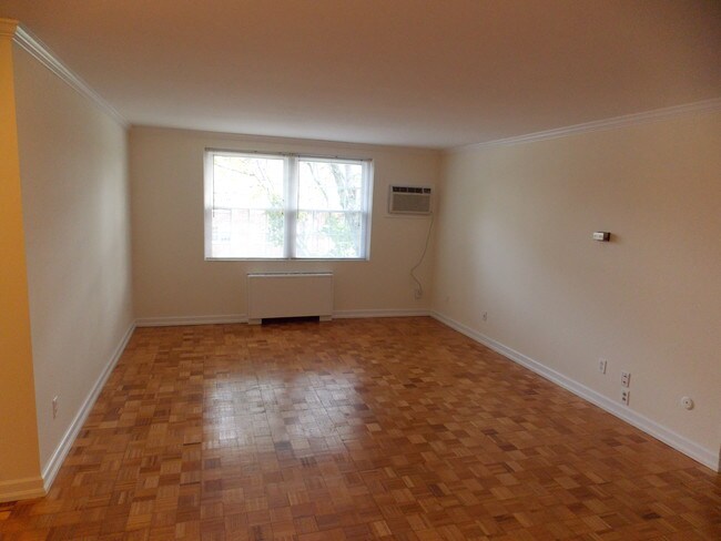 Building Photo - 20 Captain Parker Arms