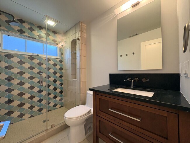 Building Photo - Spacious 5BR/3.5BA Palo Alto Home with Gourmet Kitchen & Large Backyard