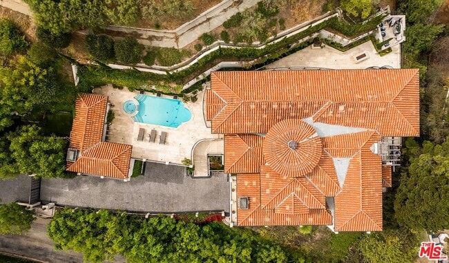 Building Photo - 1159 Somera Rd