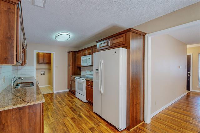 Building Photo - 1912 N Irving Heights Dr