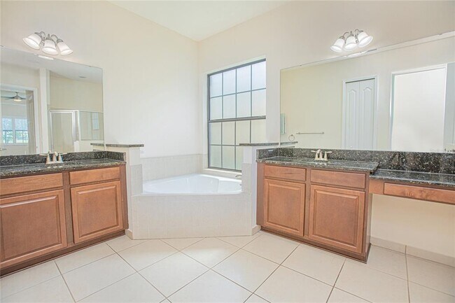 Building Photo - 10478 Stapeley Dr