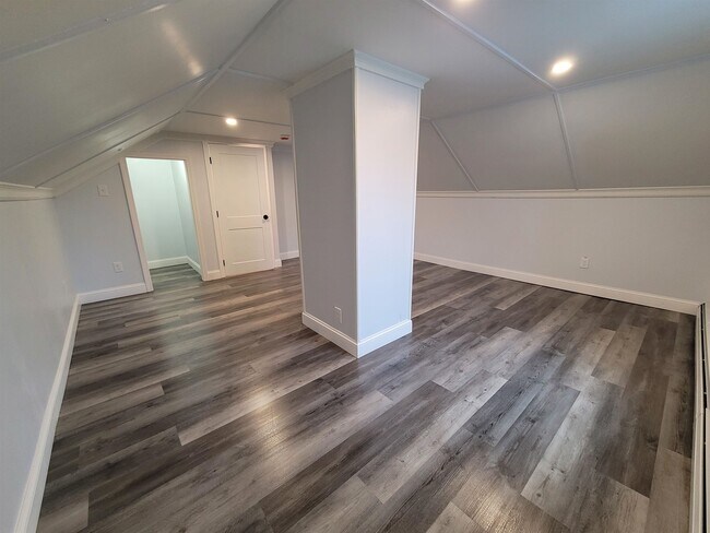 Building Photo - 22 South St