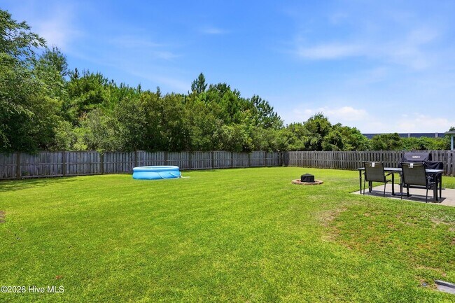 Building Photo - 553 Montego Ct