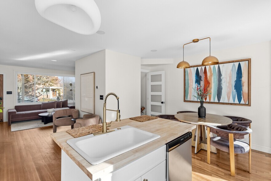 Building Photo - 125 Urell Pl NE