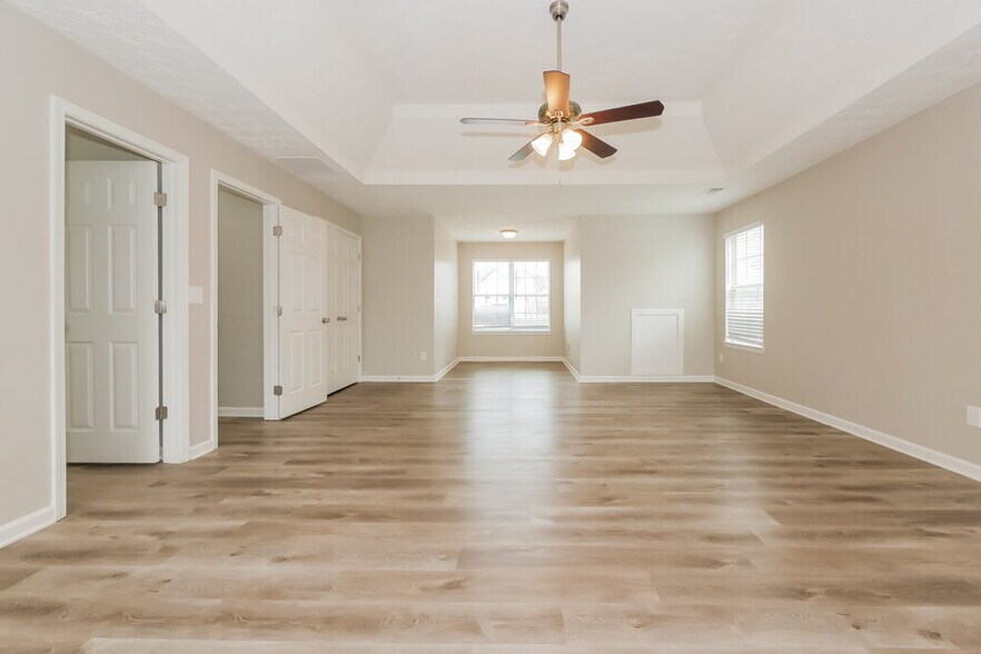 Building Photo - 1405 St Teresa Ct