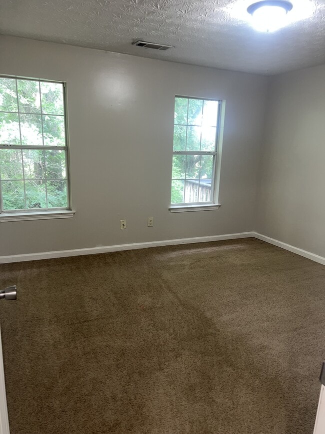 Building Photo - 2352 Wellington Cir