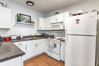 Building Photo - 898 E 700 N