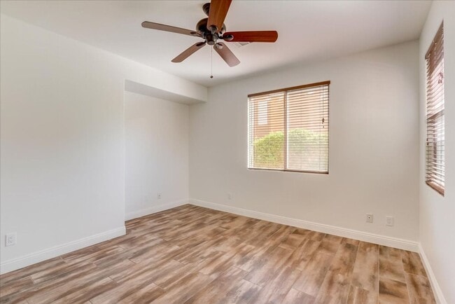 Building Photo - 10948 Positano St