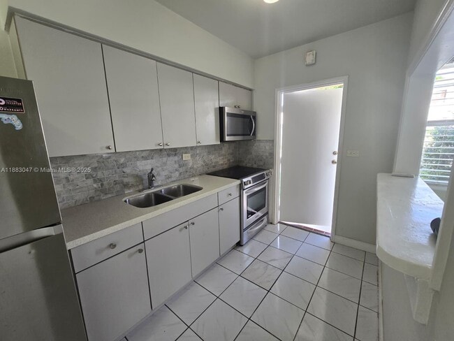 Building Photo - 71 NW 76th St