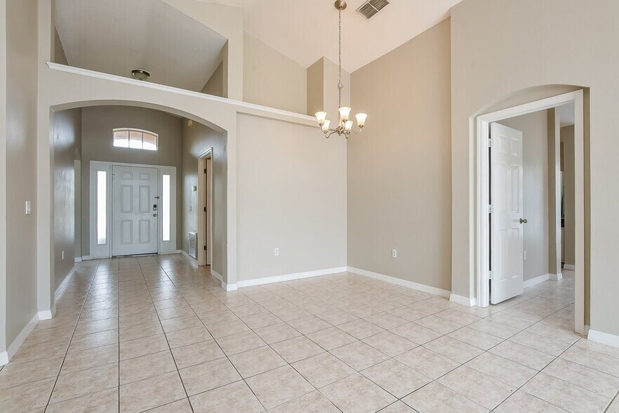 Building Photo - 4616 Falcon Ave