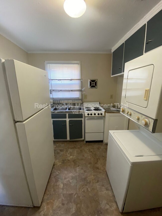 Building Photo - 511 Randolph Rd