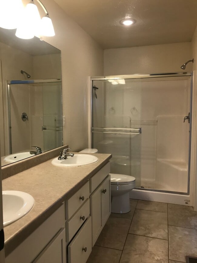 Building Photo - Charming Home Nestled in Springfield - 3 b...