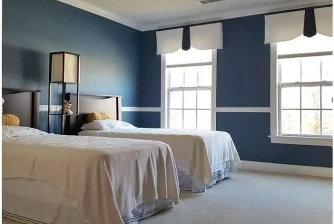 Building Photo - 5 Bedroom 4.5 Bathroom Single Family Home ...