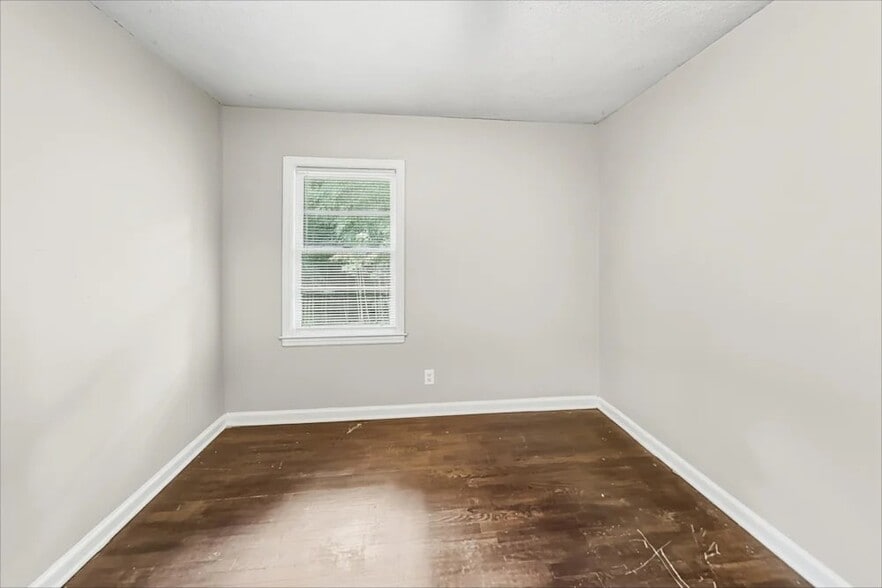 Building Photo - 2751 Flagstone Dr SE