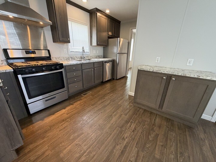 Building Photo - 38051 St Tropez Dr