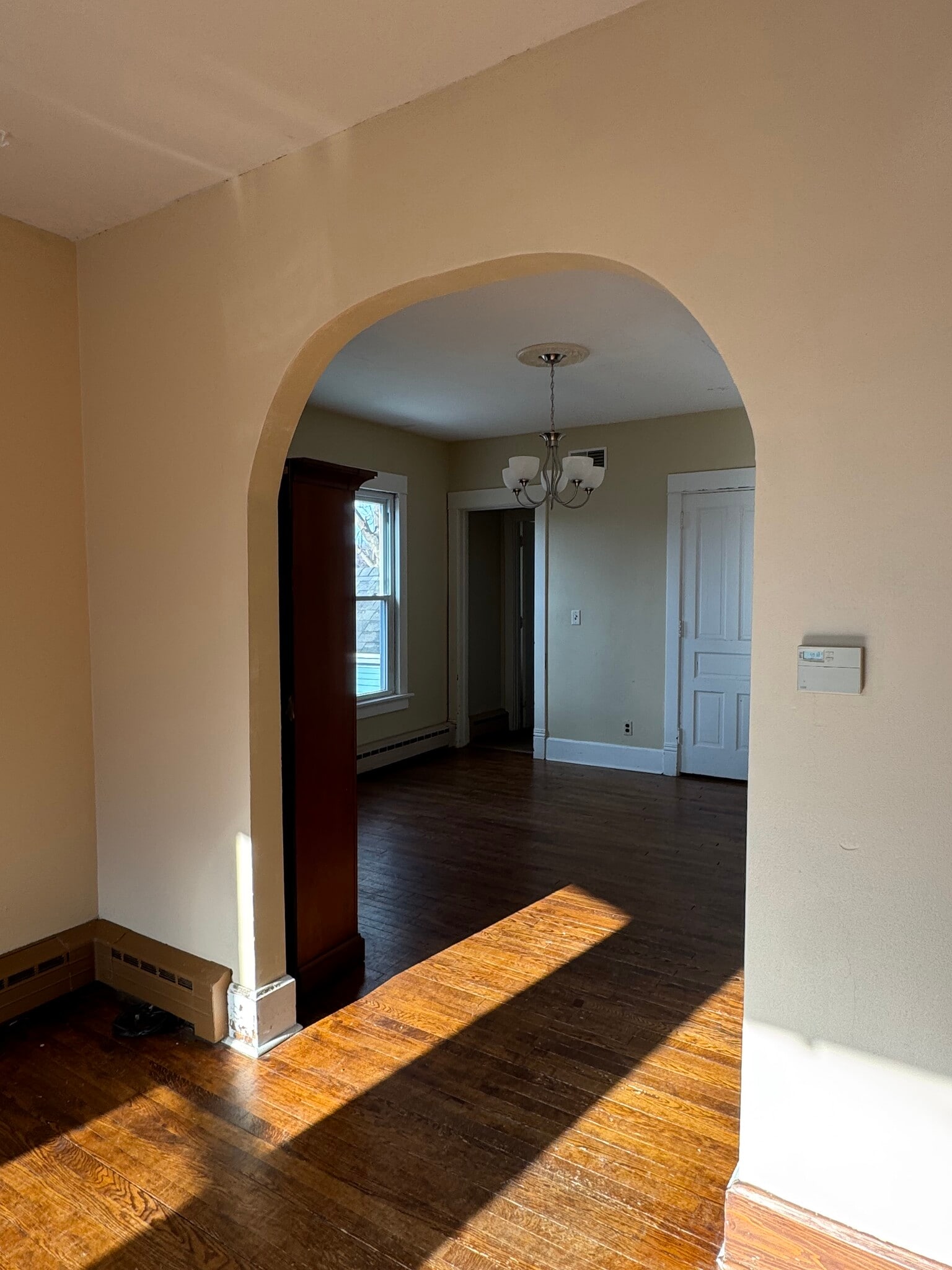 Building Photo - 10 E Nelson St