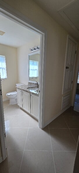 Building Photo - 3925 Agualinda Blvd