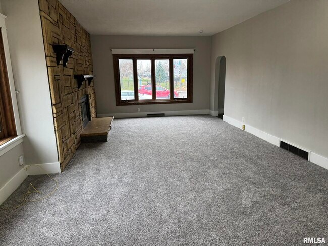 Building Photo - 3122 W Locust St