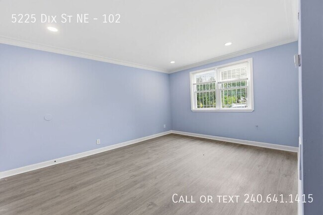 Building Photo - 5225 Dix St NE