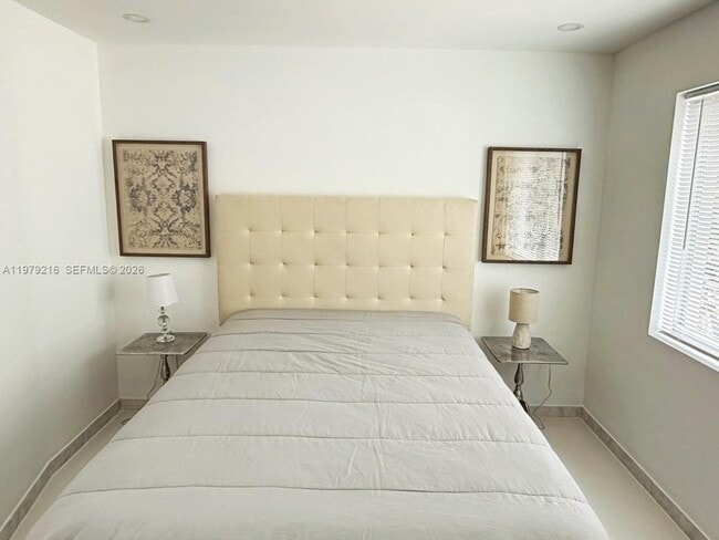 Building Photo - 7700 Collins Ave