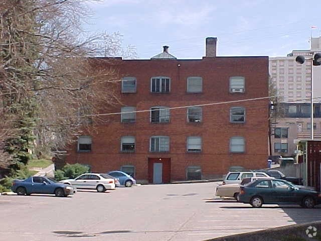 Building Photo - The Oxford Apartments!