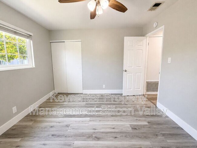 Building Photo - 399 Don Basillo Way