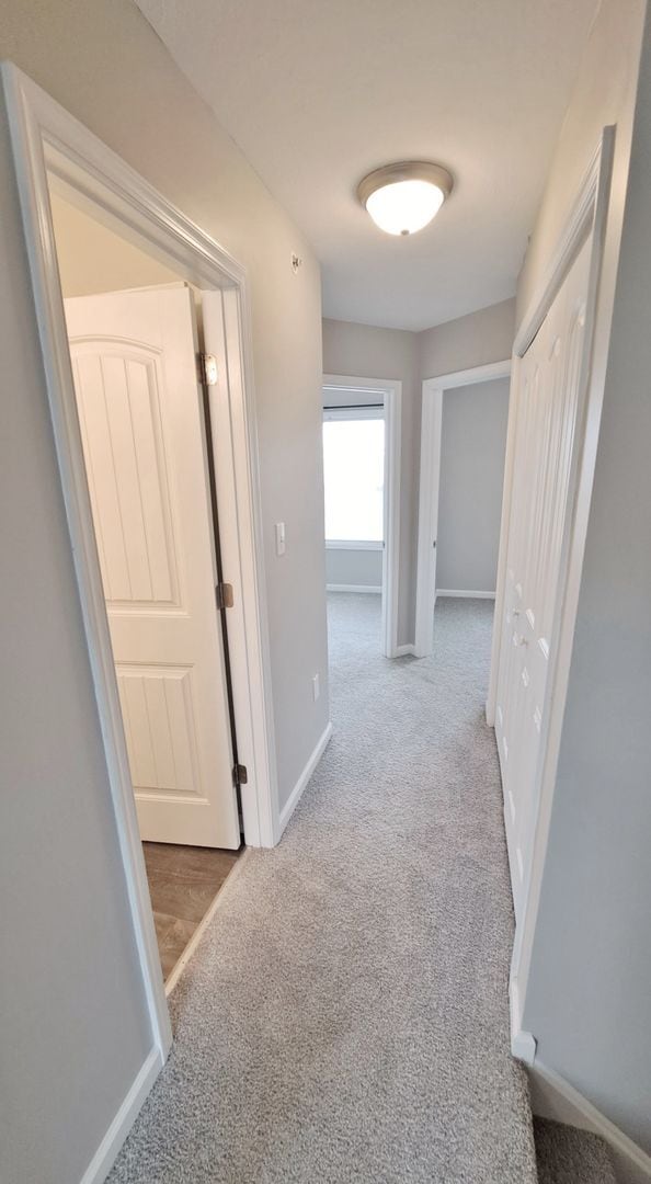 Building Photo - 3 Bed / 2-1/2 Bath Single Family Townhome w/1-Car Garage