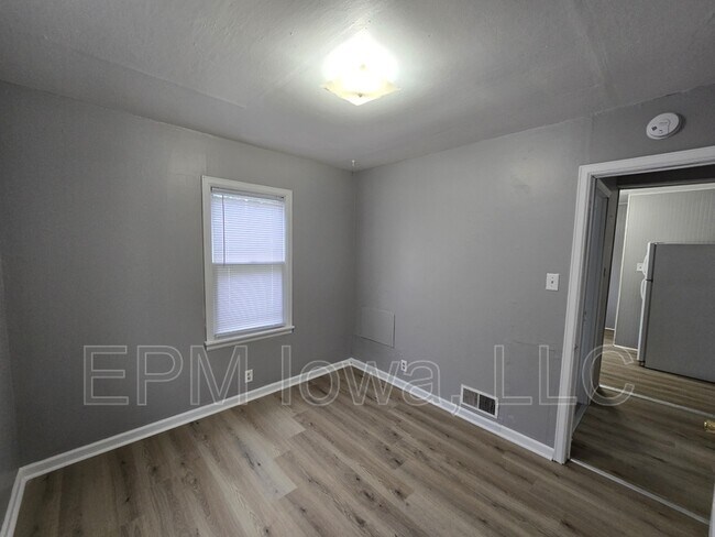 Building Photo - 606 Wyoming St