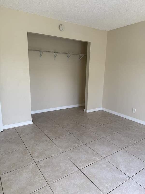 Building Photo - 10914 Royal Palm Blvd