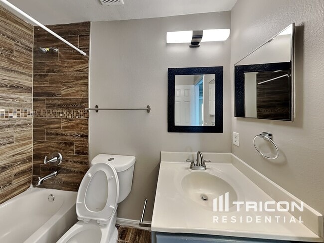 Building Photo - 3013 Whispering Trails Dr