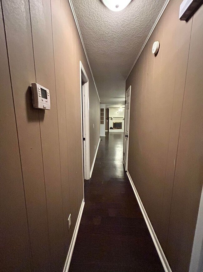 Building Photo - unique home with beautiful scenery