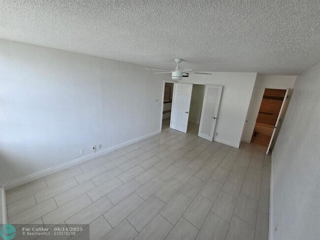 Building Photo - 336 N Birch Rd