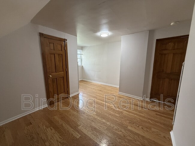 Building Photo - 82 E Maynard Ave