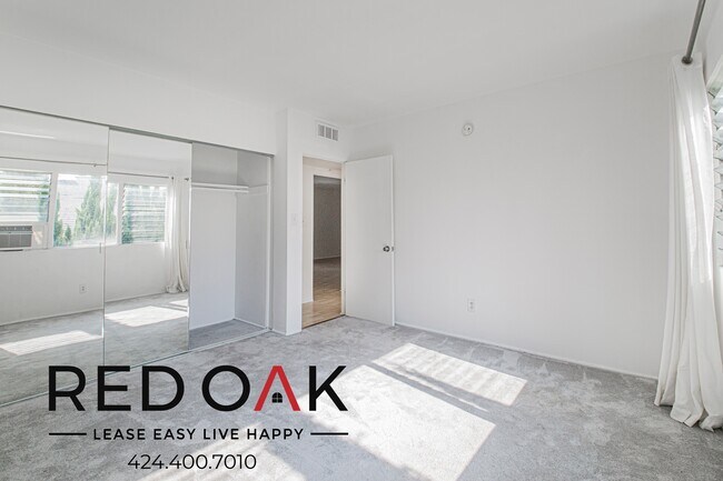 Building Photo - 1327 Laurel Ave