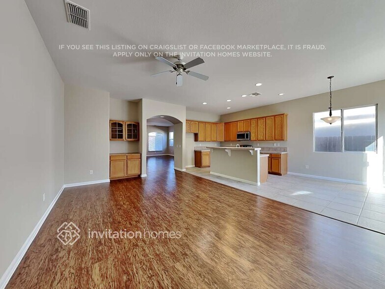 Building Photo - 1704 Carswell Ln