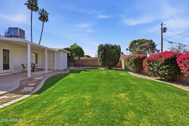 Building Photo - 2644 S Butte Ave