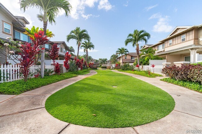 Building Photo - PRIME CORNER UNIT WITH CENTRAL AC!!! 3BR, 2.5BA WITH 2-CAR GARAGE