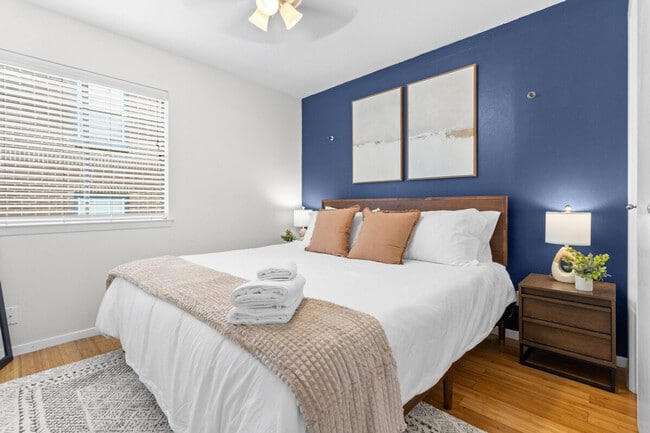 Building Photo - 708 S 1st St