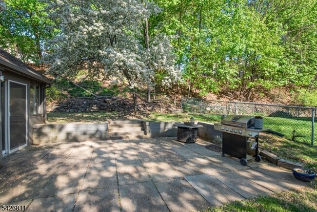 Building Photo - 123 Smull Ave