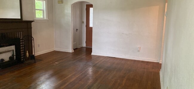 Building Photo - 630 SE Steptoe St