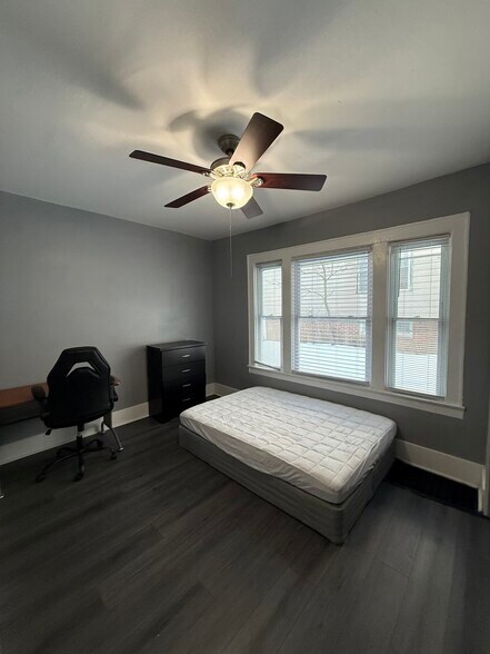 Building Photo - 1322 Madison St