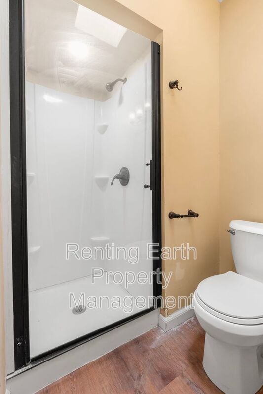 Building Photo - 6452 Evergreen Blvd