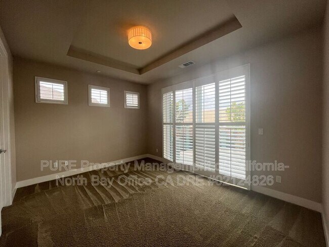 Building Photo - 3681 Hemlock St