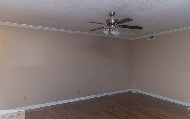 Building Photo - Spacious & Renovated Townhouse in Willow Run * Goldsboro