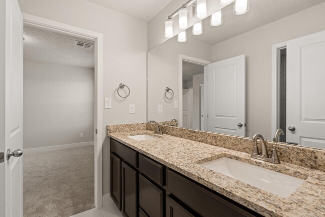 Building Photo - 4022 Silver Springs Road NE