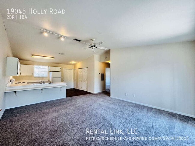 Building Photo - 19045 Holly Rd