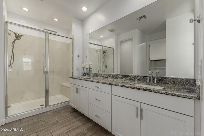 Building Photo - 3100 N 199th Dr