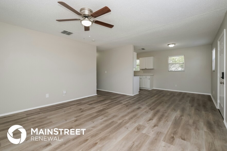 Building Photo - 425 S Disston Ave