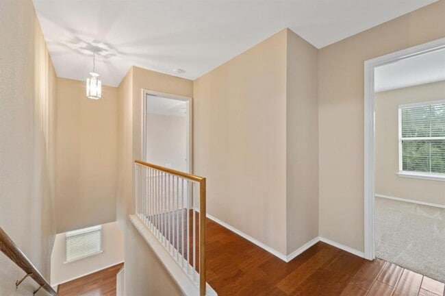 Building Photo - 909 Remington Dr